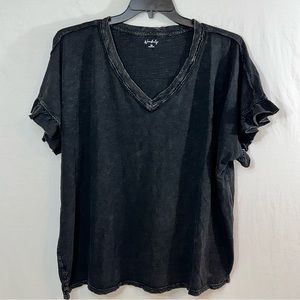 Wonderly. Distressed Black Short Sleeve Shirt. Size 2X. NWOT.